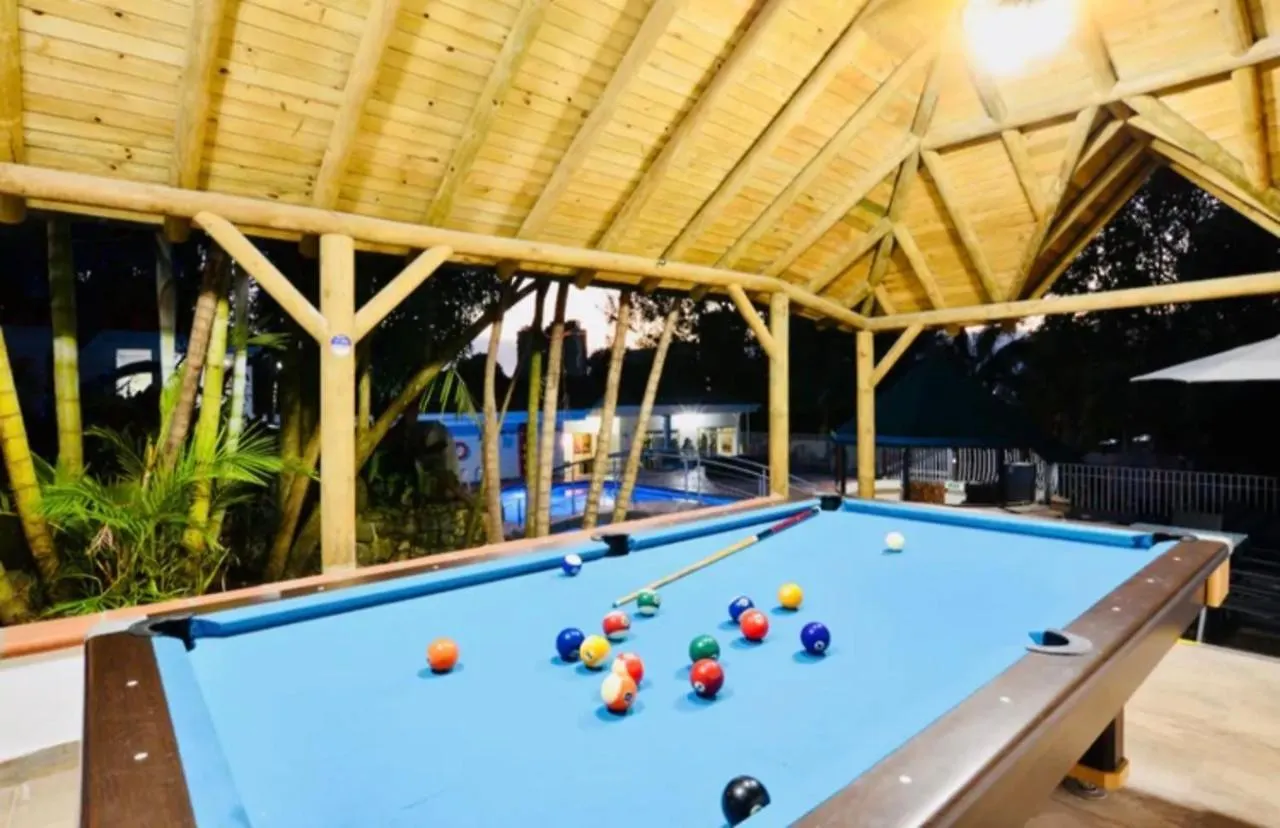Villa Poblado Tropical 13 Bedroom Mansion Pool Jacuzzi Ac Butler 5 Minutes To Lleras Medellin Colombia
