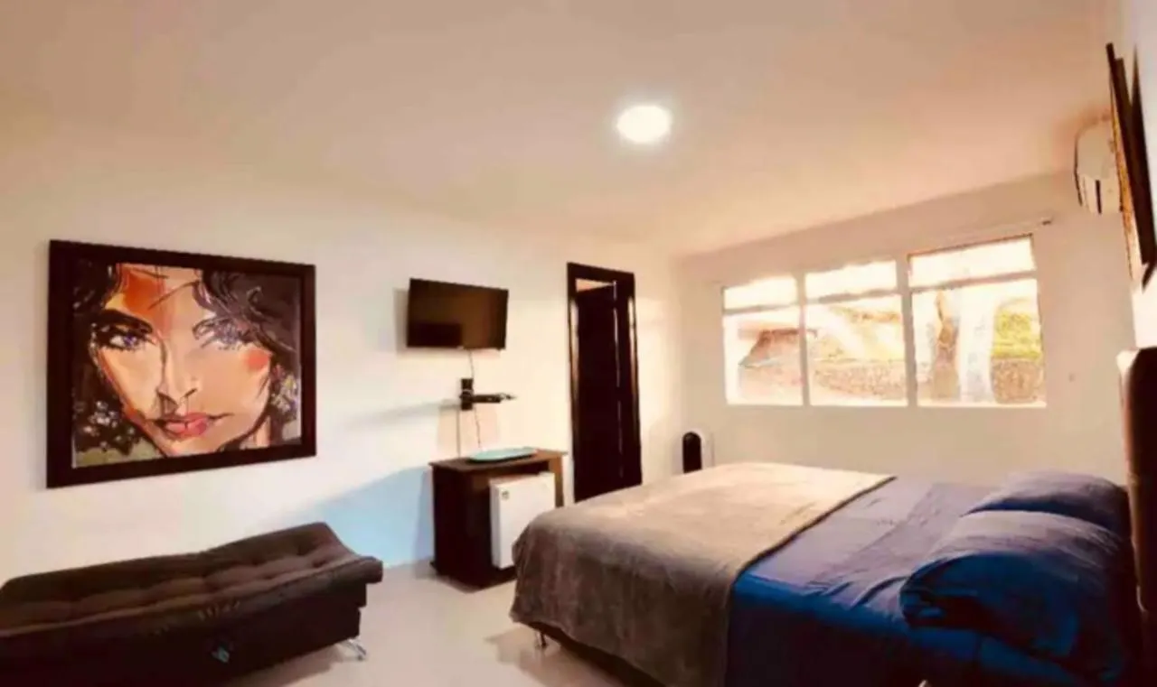 Poblado Tropical 13 Bedroom Mansion Pool Jacuzzi Ac Butler 5 Minutes To Lleras Medellin 0*,