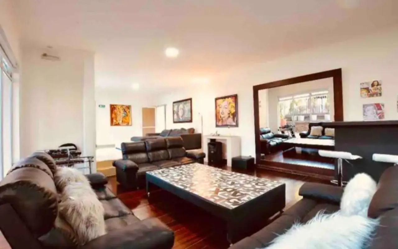 Poblado Tropical 13 Bedroom Mansion Pool Jacuzzi Ac Butler 5 Minutes To Lleras Medellin 0*,