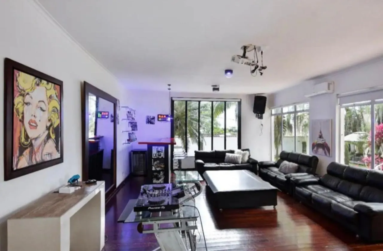 Poblado Tropical 13 Bedroom Mansion Pool Jacuzzi Ac Butler 5 Minutes To Lleras Medellin Villa